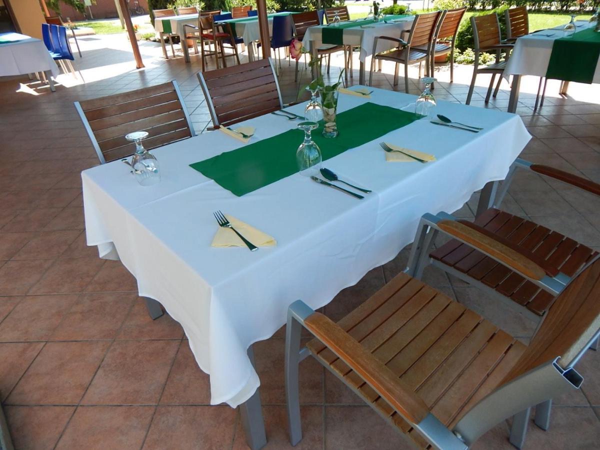 Csipke Hotel Kiskunhalas Zewnętrze zdjęcie