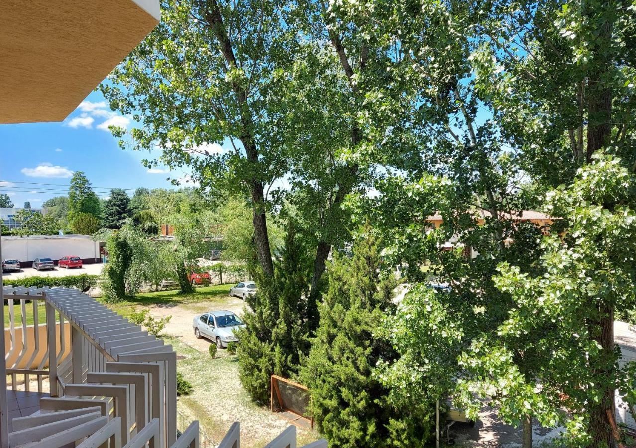 Csipke Hotel Kiskunhalas Zewnętrze zdjęcie