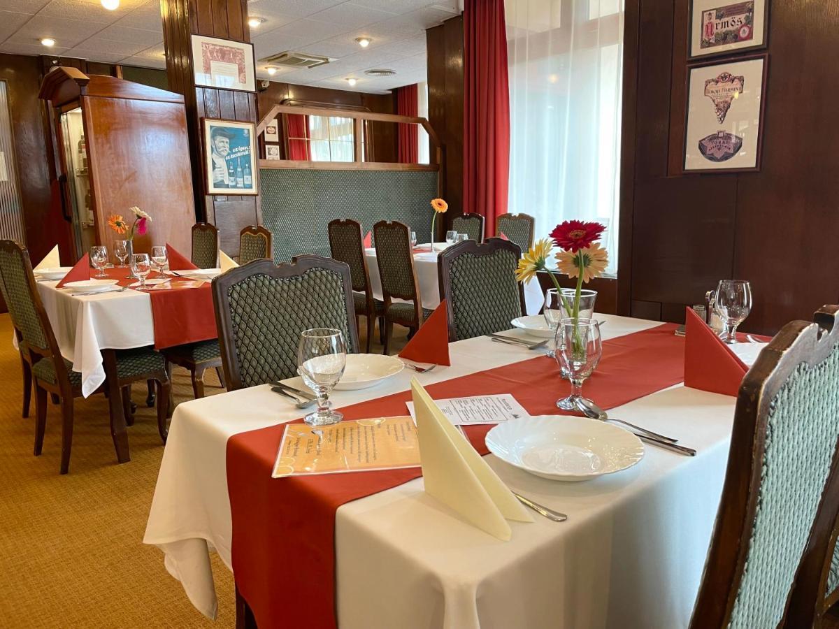 Csipke Hotel Kiskunhalas Zewnętrze zdjęcie