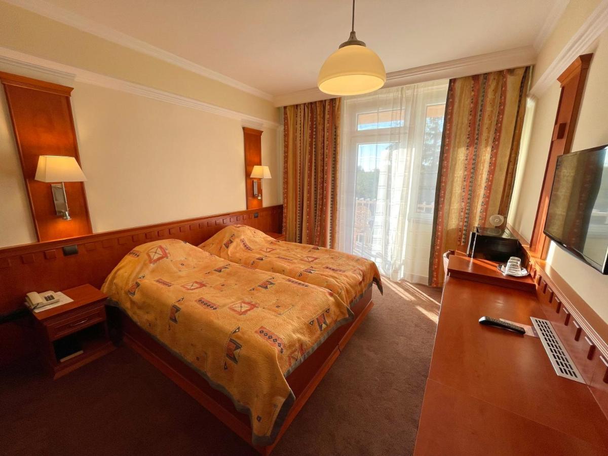 Csipke Hotel Kiskunhalas Zewnętrze zdjęcie