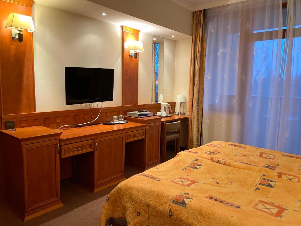 Csipke Hotel Kiskunhalas Zewnętrze zdjęcie
