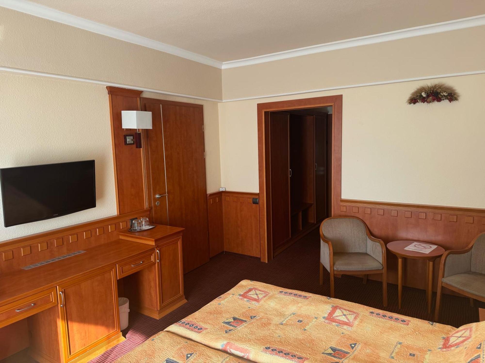 Csipke Hotel Kiskunhalas Zewnętrze zdjęcie