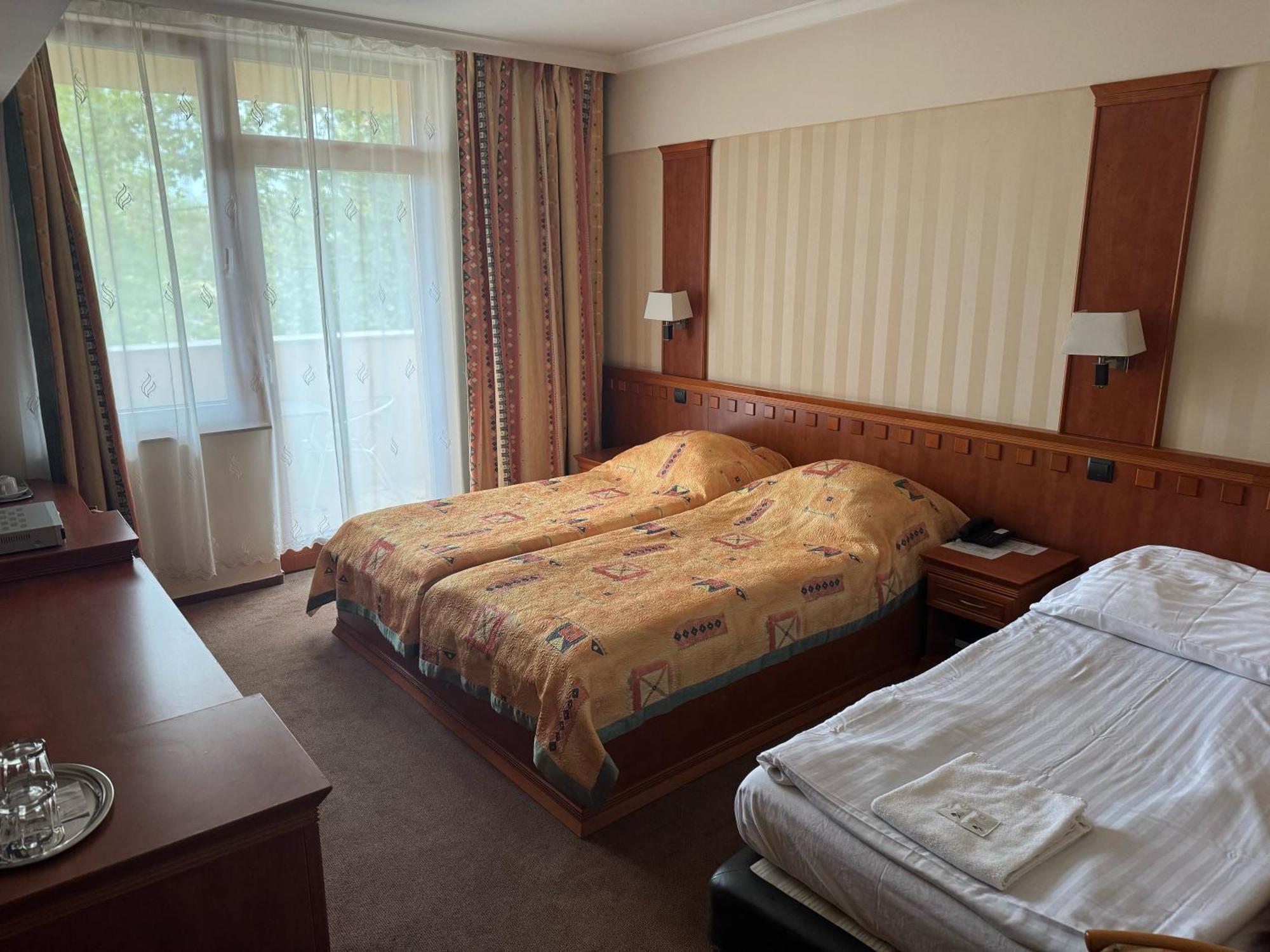 Csipke Hotel Kiskunhalas Zewnętrze zdjęcie