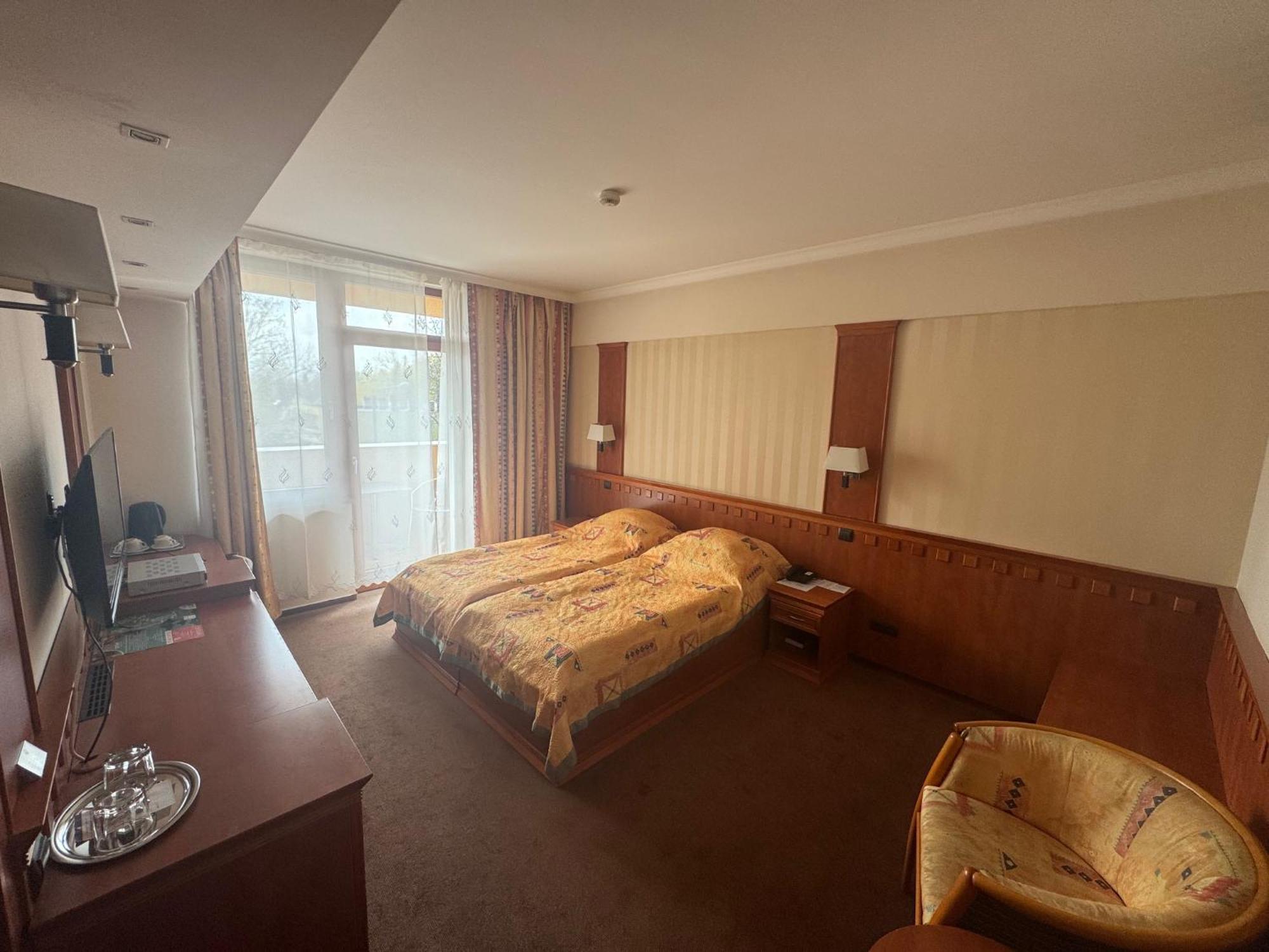 Csipke Hotel Kiskunhalas Zewnętrze zdjęcie