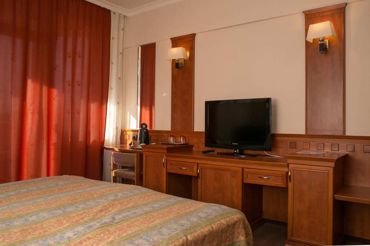 Csipke Hotel Kiskunhalas Zewnętrze zdjęcie